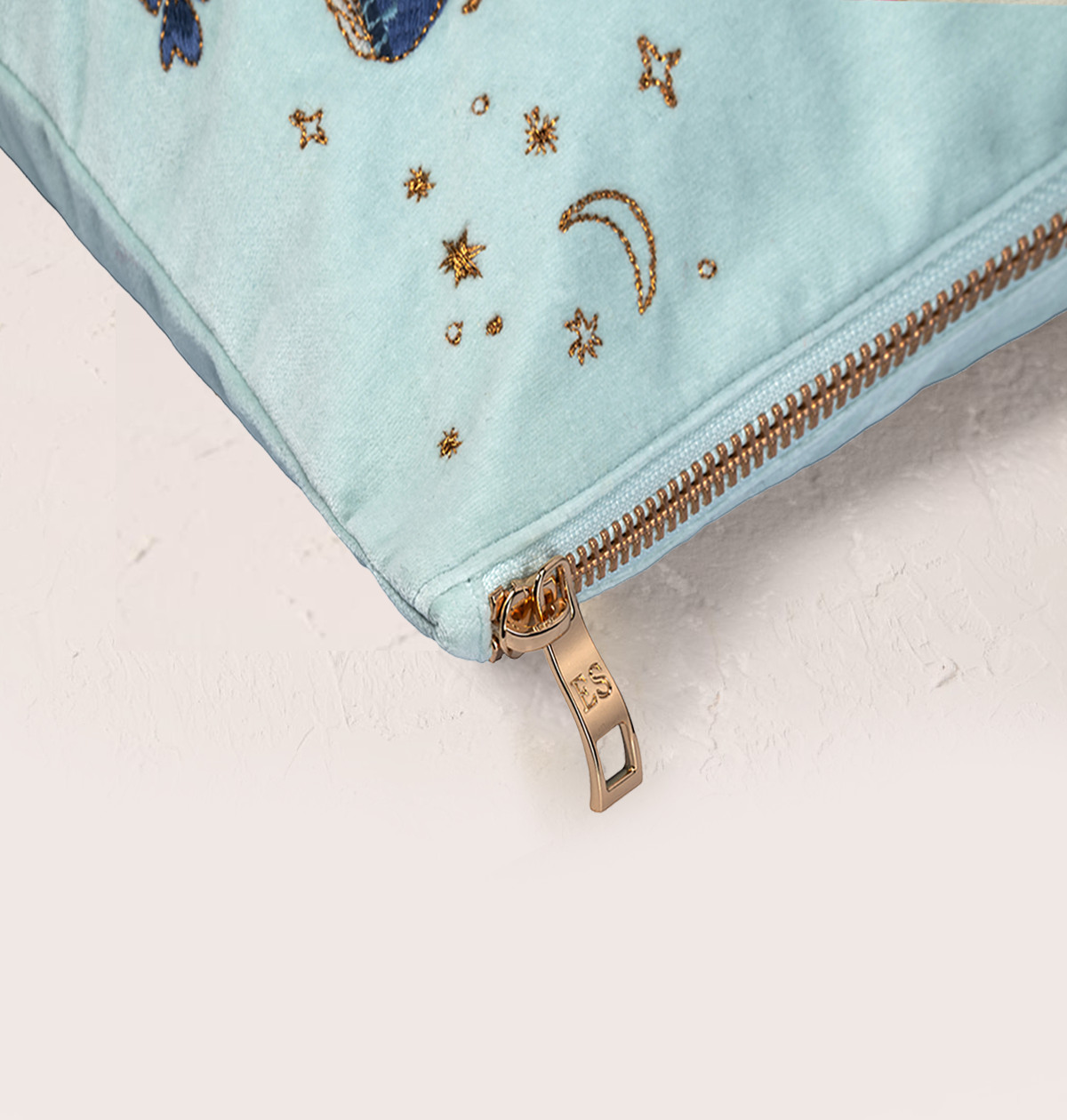 Mystical Whale Velvet Everyday Pouch - Ice Blue