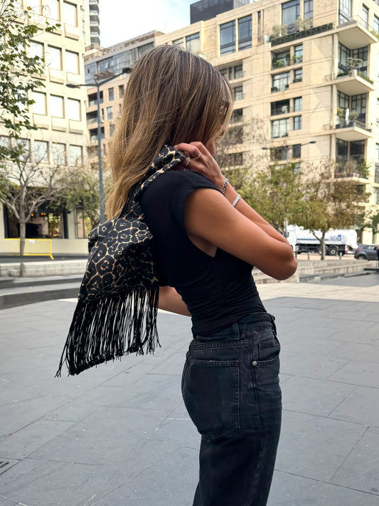 Le sac - tigresse with long tassels