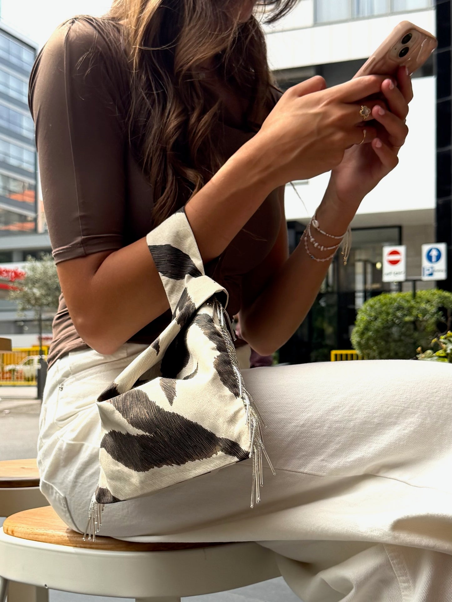 Le sac - zebra with short tassels