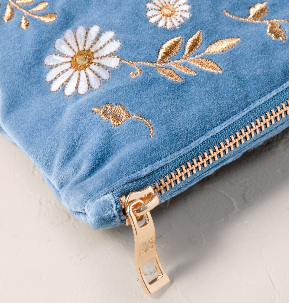Swan Garden Velvet Everyday Pouch - Dusky Blue